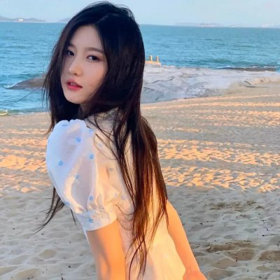 红衣小女孩